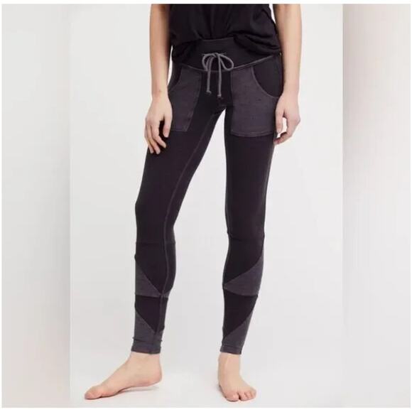 FP FREE PEOPLE MOVEMENT Acid Washed Black Grey Kyoto Leggings Sweats Pants S - Picture 1 of 14
